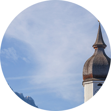 Parochiekerk St Martin, Wettersteingebergte met Zugspitze massief van Torsten Krüger