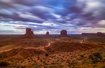 Monument clouds by Ton Kool