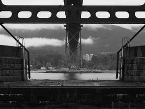 Lions Gate Bridge - Vancouver BC von Justin van Schaick