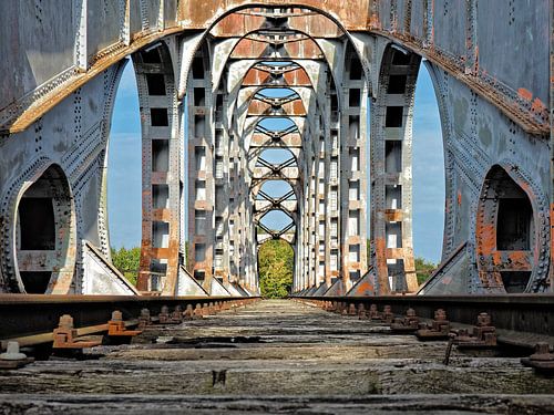 Urbex Eisenbahnbrücke aus Stahl