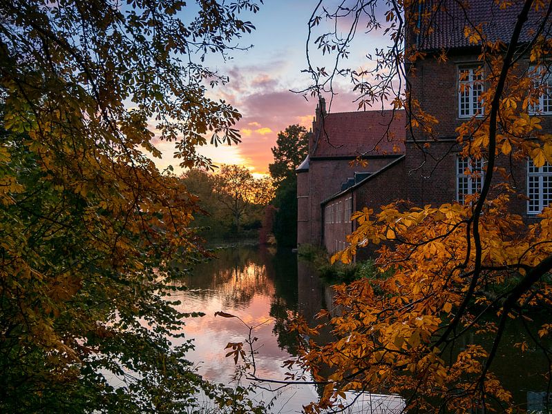 Herten Castle by emmipics