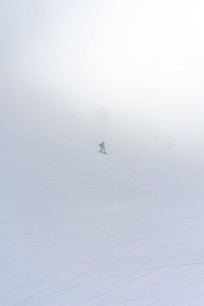 Wintersport im Nebel von Studio Nieuwland