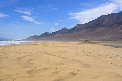 Strand von Cofete auf der Insel Fuerteventura mit Blick auf den Atlantik
