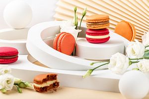 Macarons et composition florale
