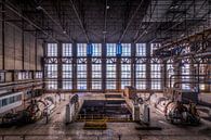Symmetrie raampartij verlaten fabriek van Sven van der Kooi (kooifotografie) thumbnail