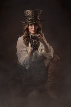 Le voyageur du temps | Steampunk | photographie de portrait sur Laura Dijkslag