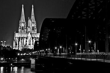 Cologne at night by Norbert Sülzner