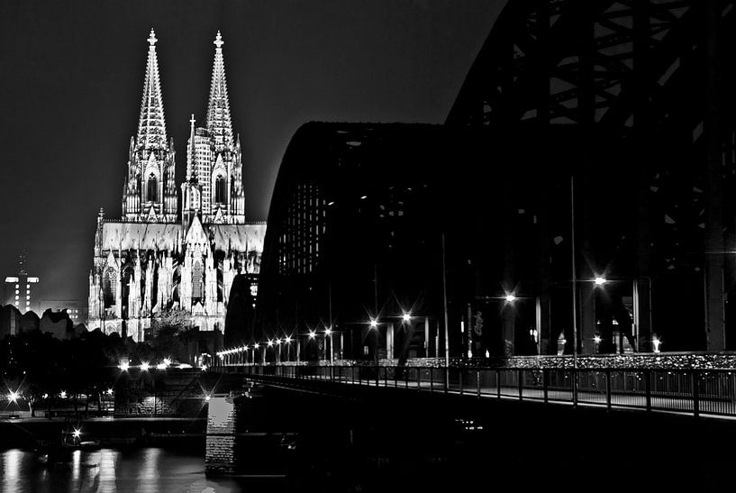 Cologne at night by Norbert Sülzner