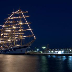 Zeilboot met 5 masten in de haven van Kos Stad von Miranda Lodder