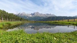 Un paysage magnifique dans le Tyrol du Sud - Les montagnes des Dolomites près du Rosengarten