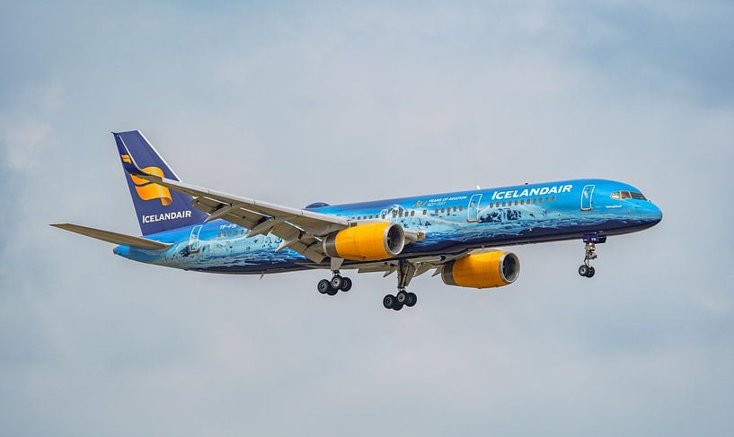 Icelandair Boeing 757 with 80 years of Aviation livery. by Jaap van den Berg