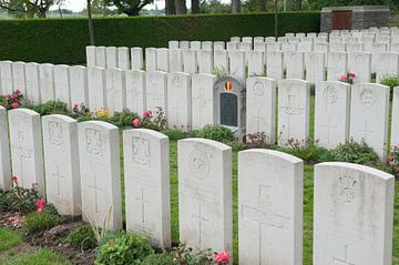 Oorlogsbegraafplaats Zuydcoote van Richard Wareham