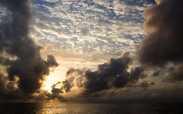 Zonsopkomst in de doldrums