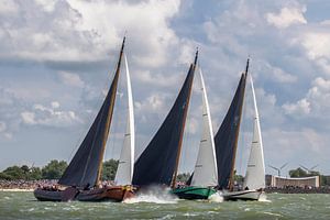 Drei Skûtsjes am Wind