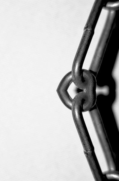 Chain as arrow by Daniel Dorst