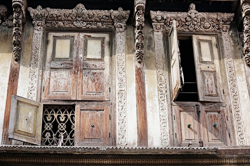 Ahmedabad&#039;s ancient facade, a witness to the past by Frank Photos