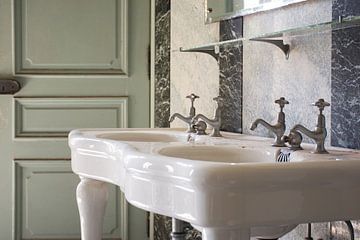 Marmeren badkamer van Tim Vlielander