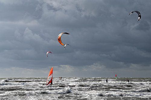 Kitesurfing in St. Peter-Ording; Germany