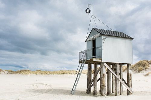 Wolken am Ertrinkungshaus auf Terschelling