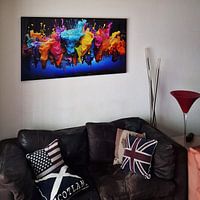 Klantfoto: "Color Symphony: De harmonie van Splash Art" van Yuji Itadori, op aluminium