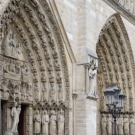 Architektonische Kunst in Paris - Kirche von Tessa Selleslaghs