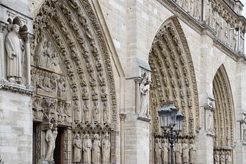 Architectural art in Paris - Church by Tessa Selleslaghs