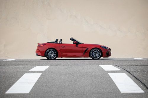 BMW Z4 M40i voor een duin