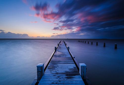 chemin vers un ciel orageux... sur Arjan Keers