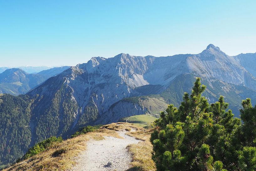 Sehr schön 🌕🏔️ — die Mondscheinspitze ist ein absolut stimmungsvolles Motiv: markant, mystisch und Teil einer der schönsten Bergregionen zwischen Karwendel und Achensee. von Miriam Schwarzfischer Fotografie