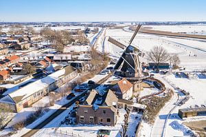 Molen in wintersfeer van Ton Valk