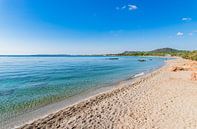 Mooi strand Cala sa Marjal, Es Ribells aan de kust van Son Servera op het eiland Mallorca, Spanje van Alex Winter thumbnail