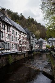 Fluss durch Monschau, Deutschland