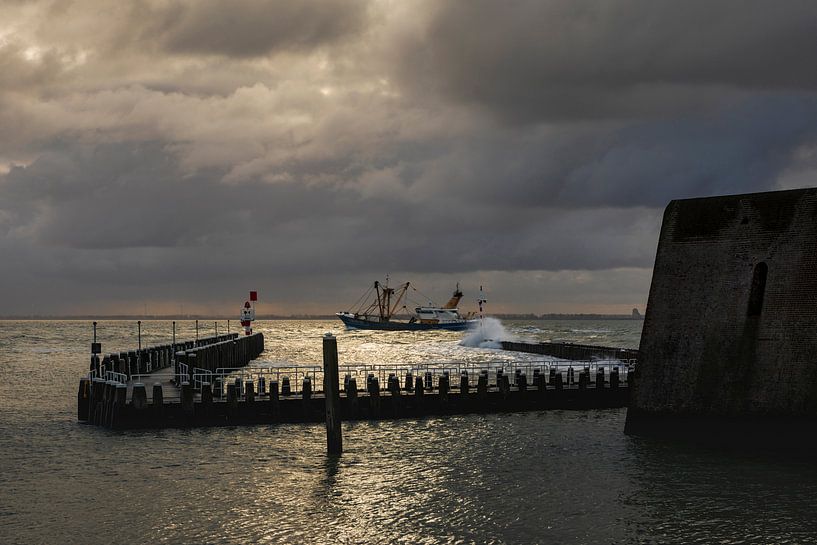 Hollandse wolkenlucht boven de haven van Vlissingen aan de Zeeuwse kust van gaps photography
