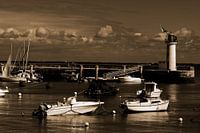 zicht op de vuurtoren van la Flotte in sepia
