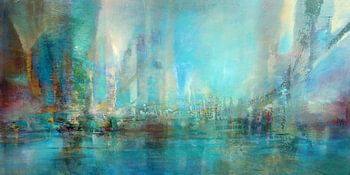 Pulsating life on the river - in the turquoise light