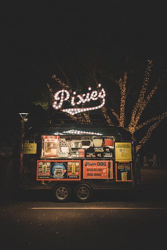 Nachtfotografie van marktkraampjes in Brisbane