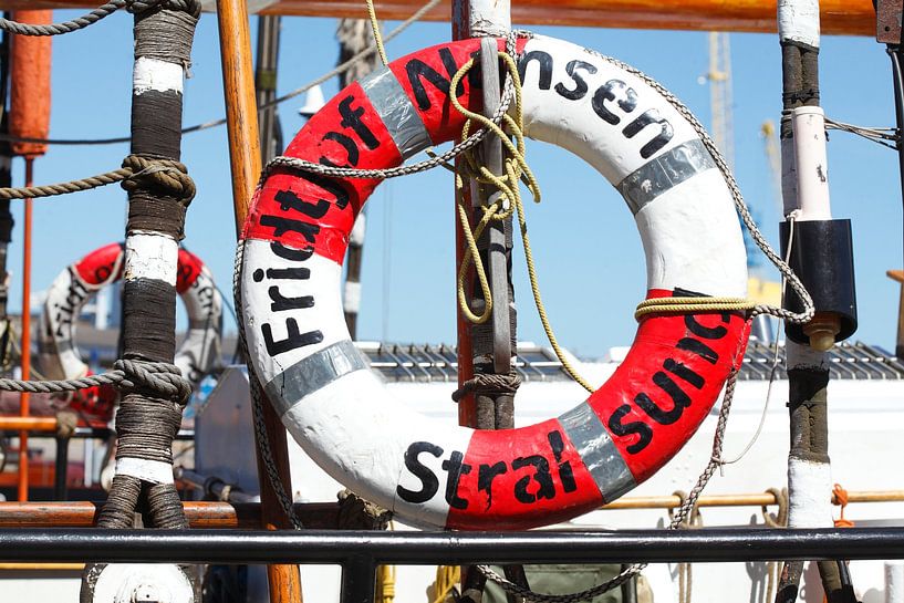 Rettungsring vom Segelschiff Fridtjof Nansen, Wismar, Mecklenburg-Vorpommern, Deutschland, Europa von Torsten Krüger