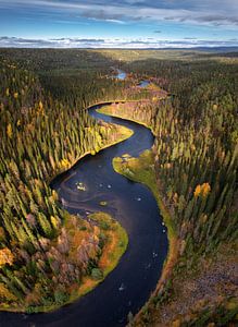 Gewundener Fluss in Kuusamo, Finnland