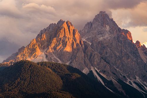 Avondlucht na onweersbui in de bergen | Dolomieten, Italië