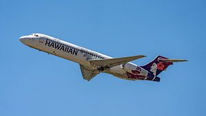 Passagierflugzeug vom Typ Boeing 717-200 der Hawaiian Airlines.