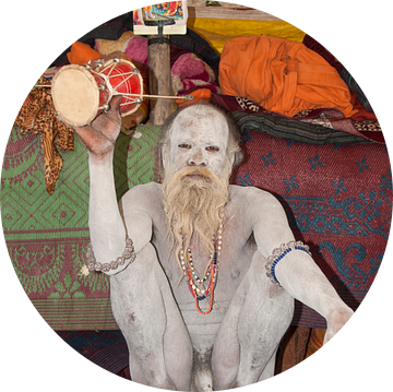 Heilige man in Varanasi, India. van Dray van Beeck