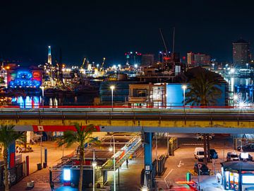 Genua in de stad in de avond van Mustafa Kurnaz