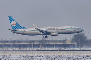 KLM Boeing 737-800 (PH-BXA) im Winter.