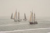 Oude schepen op de Waddenzee van Margreet Frowijn thumbnail
