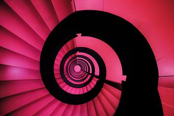 Roze trappenhuis van Manon Nijssen