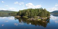 The lonely SUP in Norway by Marloes van Pareren thumbnail