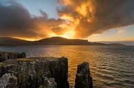 Sonnenuntergang Staffin Bay, Insel Skye von Jos Pannekoek Miniaturansicht