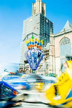 Draaiende Kermis Attractie van Robert Wiggers