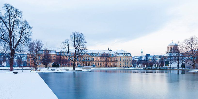 Neues Schloss in Stuttgart im Winter von Werner Dieterich