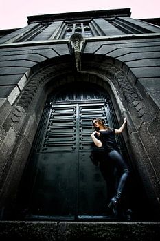 Wachtend aan de deur